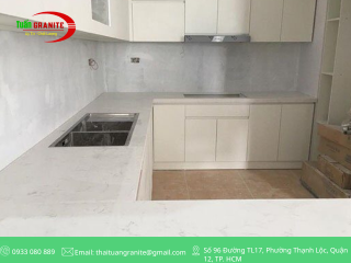 Thi công đá trắng vân mây tại TP.HCM